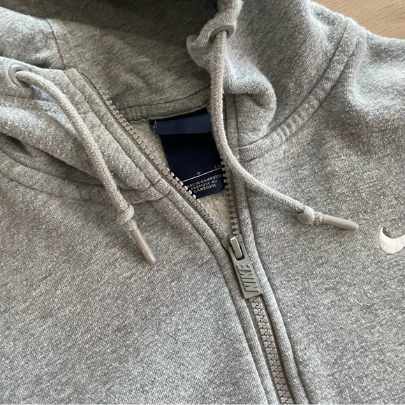 NIKE Women’s Gray Full-Zip Hoodie Sweater - Picture 4 of 6